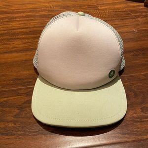 MOVI Classic Trucker Hat - Mint on a Pillow